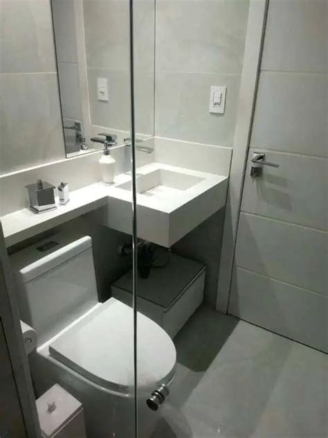 Cómo ahorrar espacio en baños diminutos Bathroom design plans Small