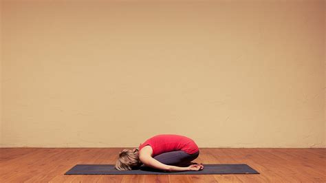 Wake Up Happy A Morning Yoga Sequence Ekhart Yoga