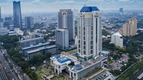 Naik Bank Mandiri Catatkan Laba Bersih Sebesar Rp Triliun