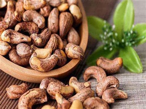 Is The Brown Skin Of Vietnamese Cashew Nuts Edible