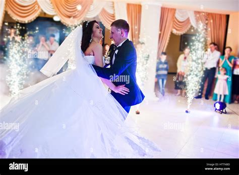 Amazing First Wedding Dance Of Newlyweds With Smoke And Pink Lights