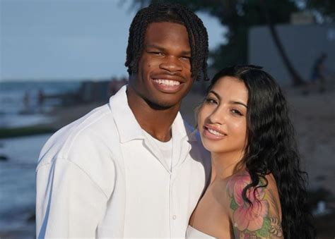 Leanna Lenee Doesn T Allow Travis Hunter To Take Pictures With Female