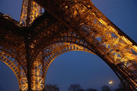 AUDIOGUIDED EVENING TOUR OF THE EIFFEL TOWER (SKIP-THE-LINE) | Gray Line
