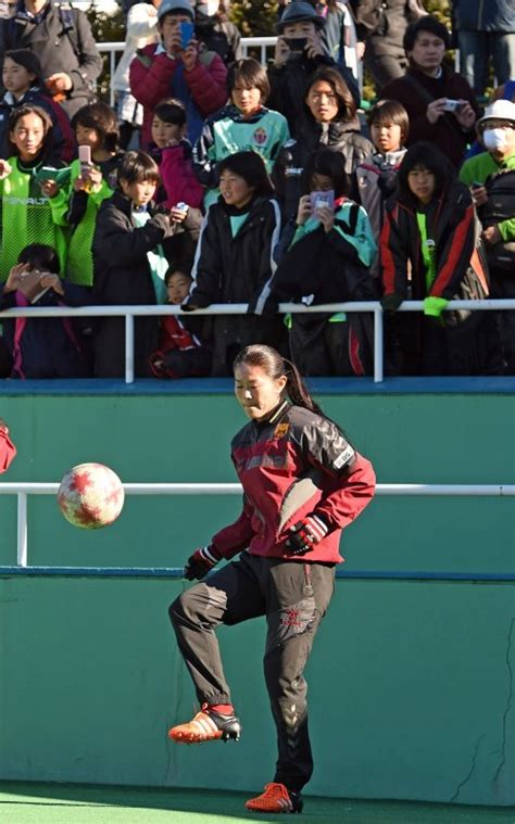 女子サッカー：澤穂希、引退発表後初の公式戦 皇后杯準々決勝 写真特集413 毎日新聞