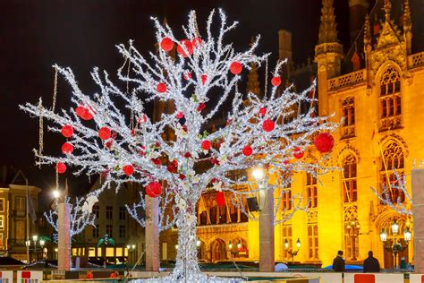 Bruges in Winter: Festive Travel Guide + Christmas Market FAQ