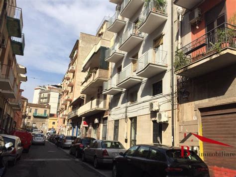 Vendita Appartamento Catania Trilocale In Via Napoli Buono Stato