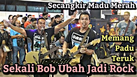 Padu Teruk Apabila Lagu Dangdut Menjadi Rock Pelancong Pun Layan