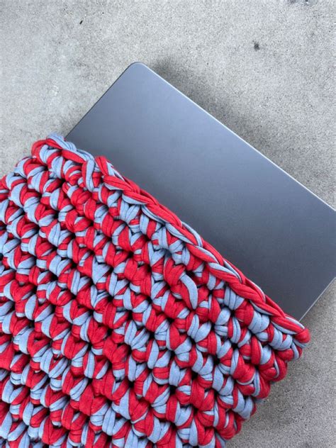 Crochet Laptop Sleeve In Y Shirt Yarn