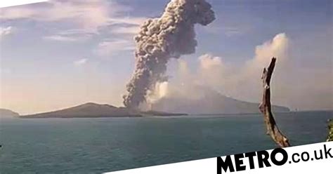 Indonesian volcano Anak Krakatoa spews lava and ash after erupting ...