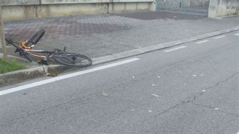 Ragazzino Investito Mentre Va A Scuola In Bici