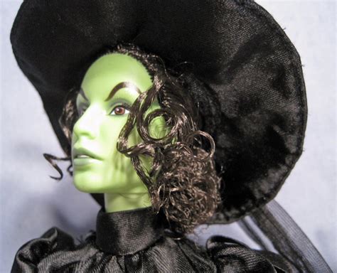 Sifting Through The Clearance Bin Review Barbie Wizard Of Oz Wicked