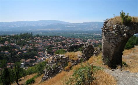 Blue, Red and Green - Towns in the valleys of northern Turkey: Niksar