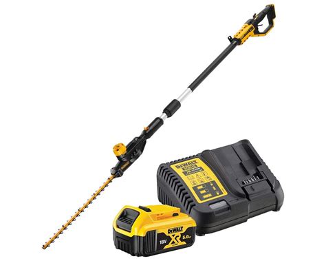 DeWalt DCMPH566P1 GB 18V XR Cordless Pole Hedge Trimmer With 5Ah