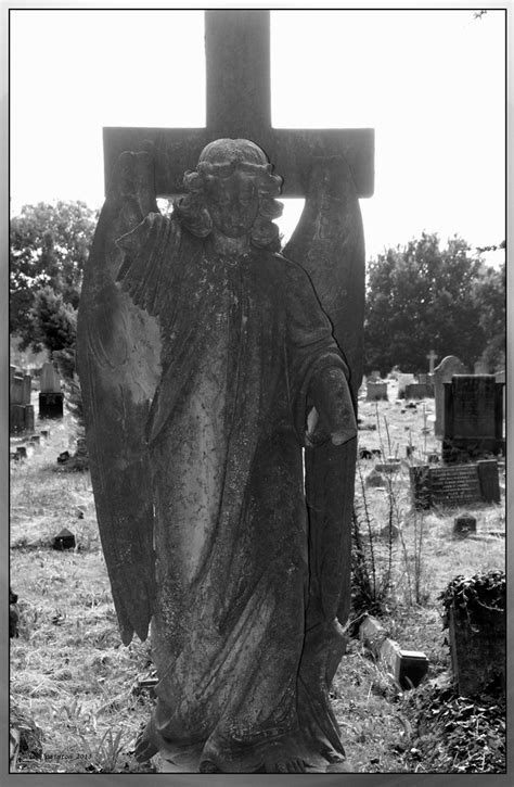 A Gardian Angel South Stoneham Cemetery Southampton Robert Painton