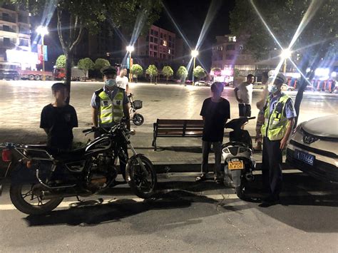 益阳桃江三少年深夜“炸街”扰民遭举报，交警迅速出动教育武潭镇摩托车