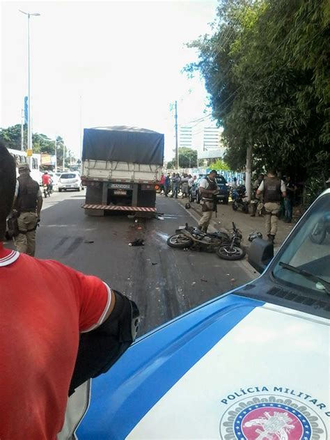 Lauro Em Foco Acidente Na Estrada Do Coco Em Lauro De Freitas Moto