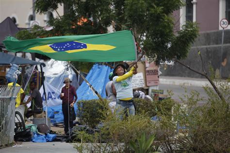 Bolsonaristas Desmontam Acampamento Em Frente A Quartel De Fortaleza