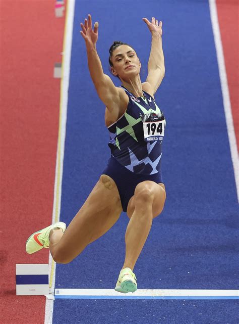 Ivana skinula tetovaže zbog bivšeg, poznato šta znače tajni simboli na koži