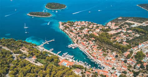 Da Spalato Tour In Barca Di Trogir E Laguna Blu Con Snorkeling