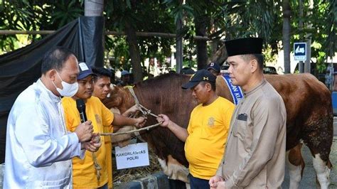 Idul Adha Korlantas Polri Salurkan Puluhan Ekor Hewan Kurban Ke Musala