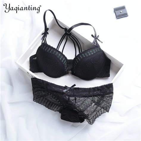 2016 Sexy Underwear Women Bra Set Lingerie Set Luxurious Vintage Lace