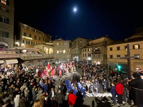 Le Processioni Della Settimana Santa Il Vescovo A Tavarnelle E A Sr