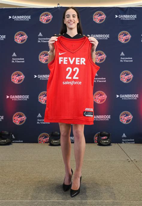 Video Caitlin Clark Showed Up To Wnba Orange Carpet With The Tiniest