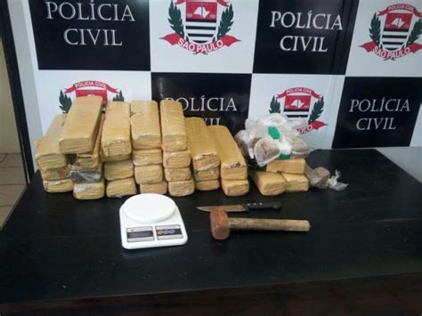 G Dupla Presa Ap S Pol Cia Achar Kg De Maconha Em Casa No