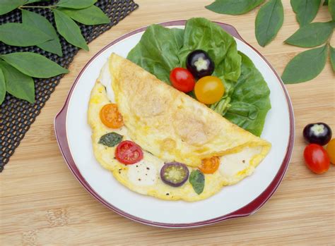 Omlet Caprese Przepis PrzyslijPrzepis Pl