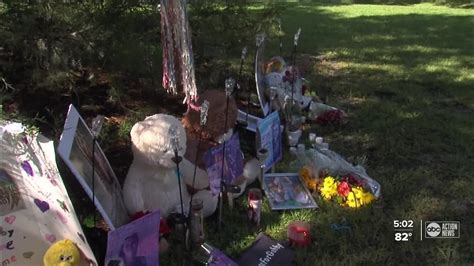 Memorial For Gabby Petito In North Port Continues To Grow Youtube