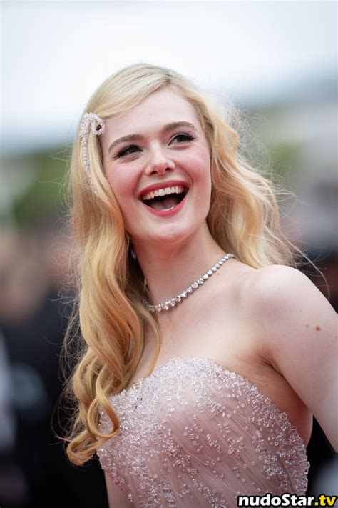 Elle Fanning Ellefanning Nude Onlyfans Photo Nudostar Tv