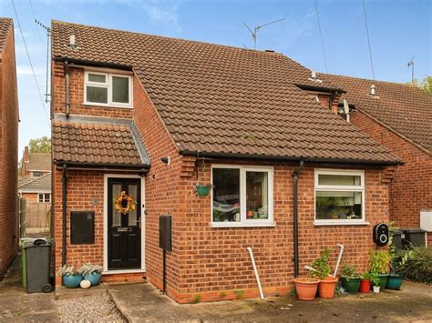 1 Bed Semi Detached House For Sale In Dove Close Worcester Wr4 £