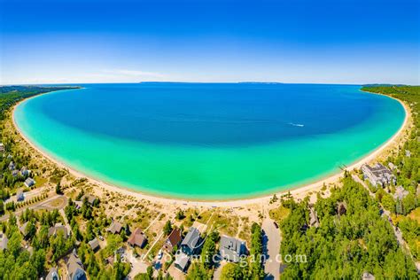 Sleeping Bear Bay Near Glen Arbor Aerial Photo Facing North — Aerial