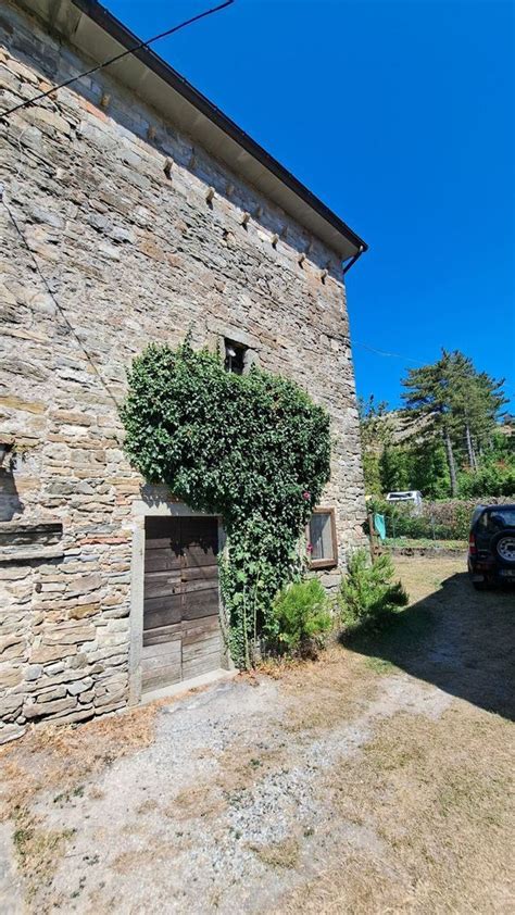 Casa di paese in vendita in località Pratieghi s n c Badia Tedalda