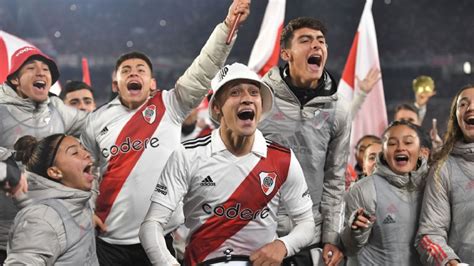 La Cargada De Los Jugadores De River A Boca En Los Festejos Del Campeón “para” Mdz Online