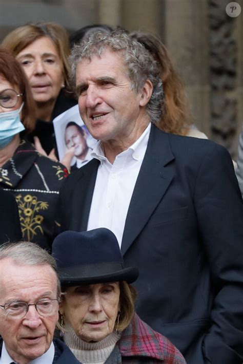 Photo Gérard Leclerc à la sortie des obsèques d Emmanuel de La Taille