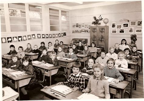 Photo De Classe Ce2 Pierre Et Marie Curie Besançon De 1967 Ecole