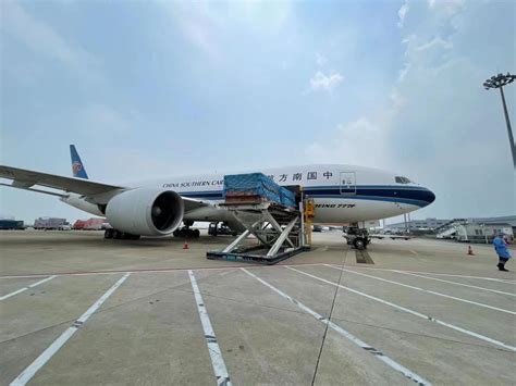 南航调拨第七架b777f货机抵沪 全力保障航空物流供应链顺畅澎湃号·政务澎湃新闻 The Paper