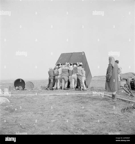 Israel 1948 1949 Construcción de un nuevo kibbutz Miembros del equipo