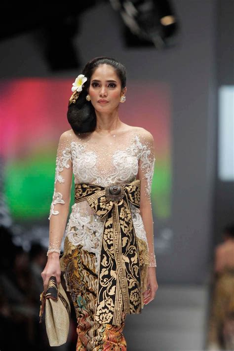 Majalah Trend Kebaya Thn Pesona Kebaya Cantik Nan Mewah Anne