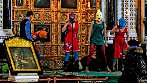Putin dice que se debió prestar atención antes a las Pussy Riot La