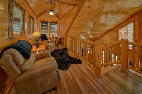 Cubbs Dream Bedroom Cabin With Game Room Near Pigeon Forge