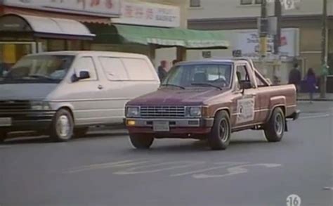 IMCDb org 1992 Ford Aerostar Extended Wagon in Joy à San Francisco 1992