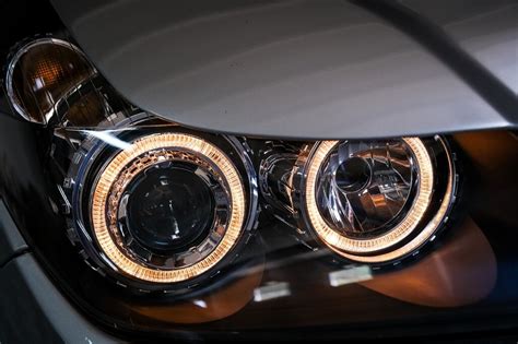 2x Phares Avants LED Angel Eyes Opel Astra H 04 09