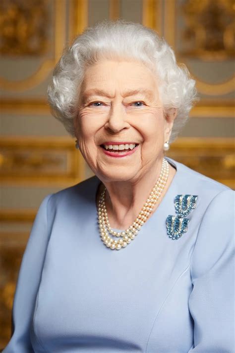 Bekijk Het Laatste Portret Van Koningin Elizabeth Ii Vogue Nl