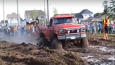 Big Trucks Mudding