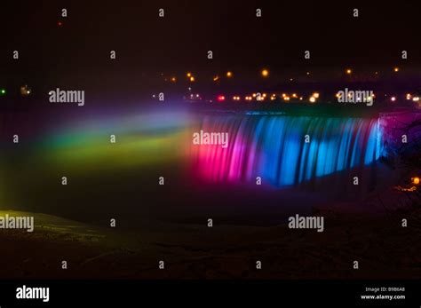 Niagara Falls (Horseshoe Falls) at night Stock Photo - Alamy