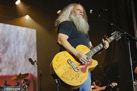 Jamey Johnson Announces 2012 Living For A Song Tour