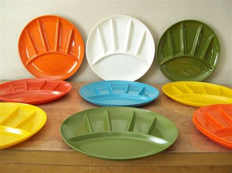 Vintage Plastic Divided Picnic Plates