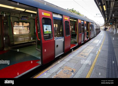 Lo Wu Station Hi Res Stock Photography And Images Alamy